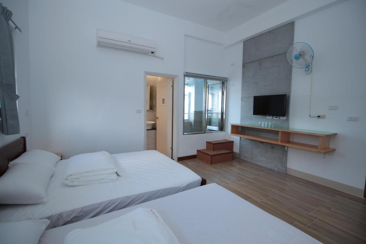 Golden Station Homestay T'ai-tung Buitenkant foto